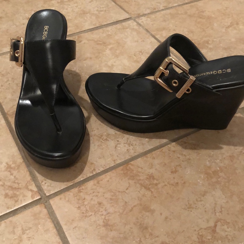 BCBG Wedge thong sandal